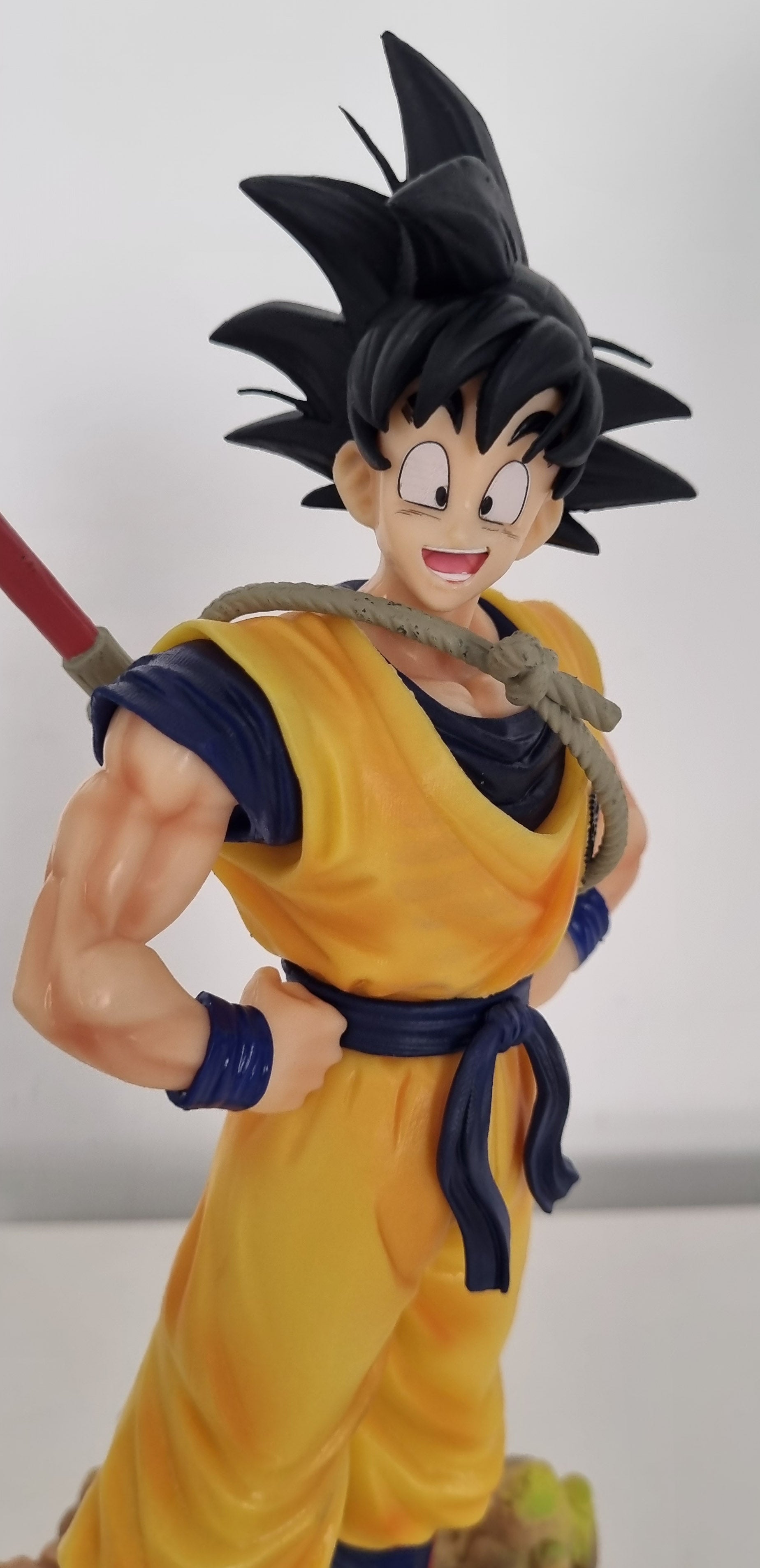 Goku, figura coleccionable, Dragon Ball, anime, estatua, personaje de anime, Super Saiyan, Goku figura, colección de anime, acción.