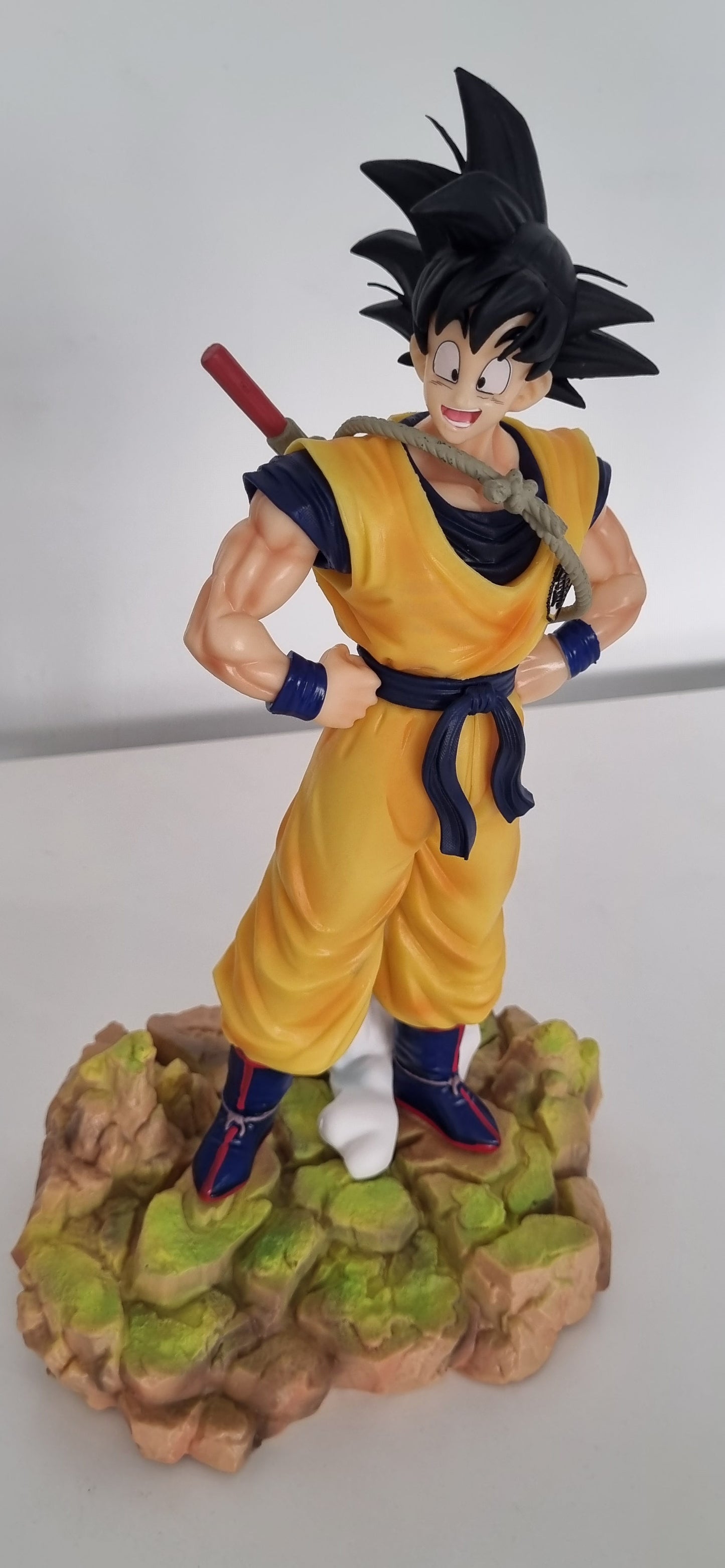 Goku, figura coleccionable, Dragon Ball, anime, estatua, personaje de anime, Super Saiyan, Goku figura, colección de anime, acción.