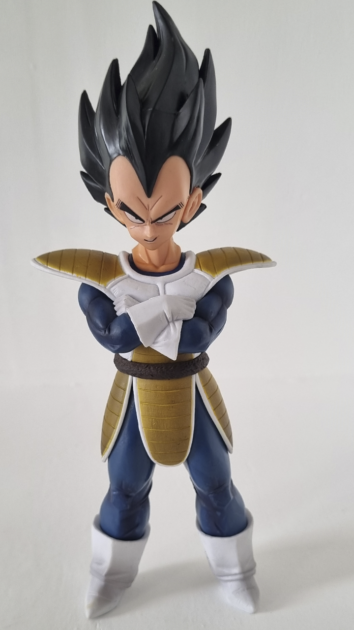 Figura de Colección Príncipe Vegeta con Cola en la Cintura  Dragon Ball Z